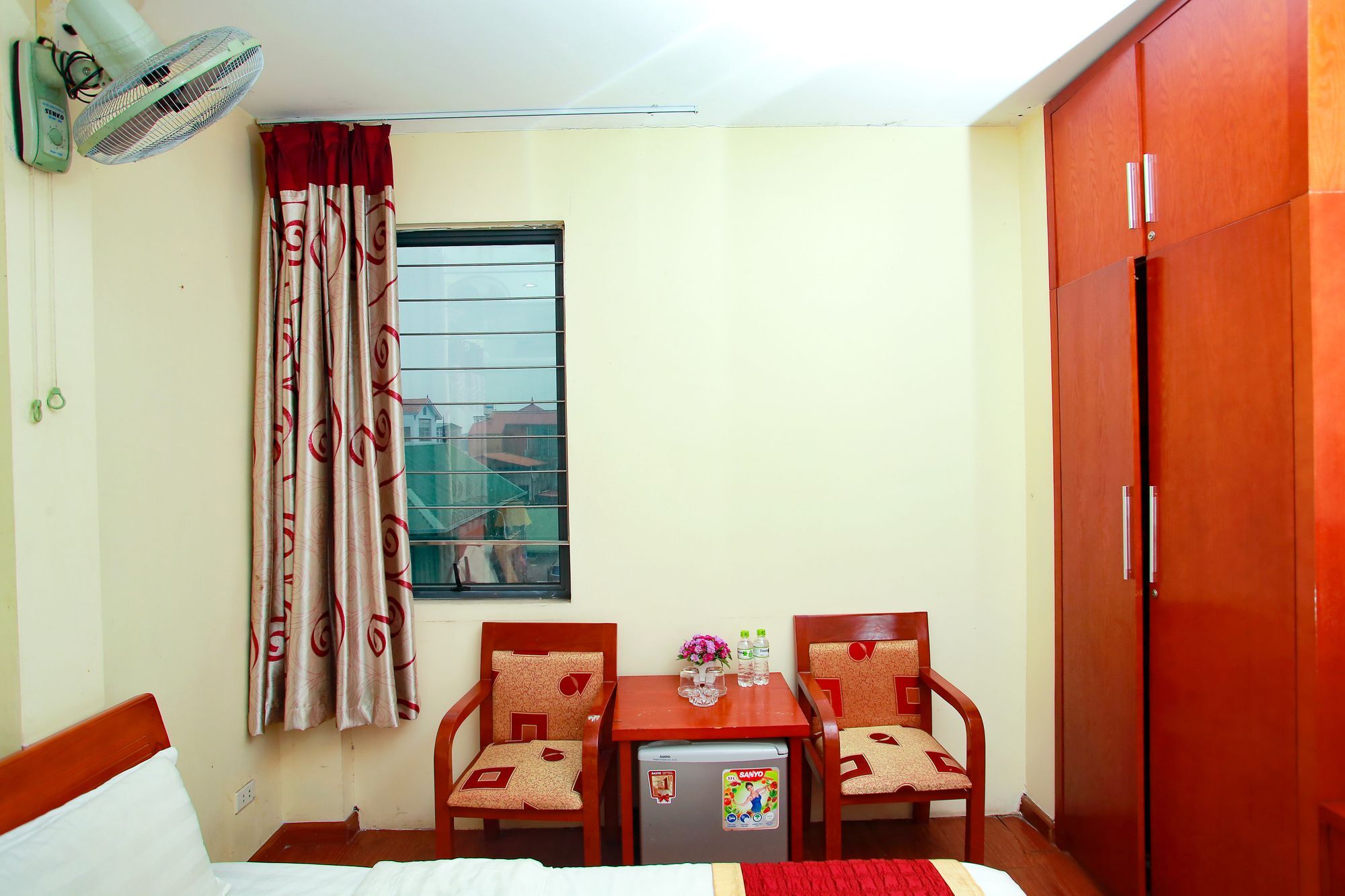 Hotel Reddoorz Near Hanoi Railway Station Exterior foto